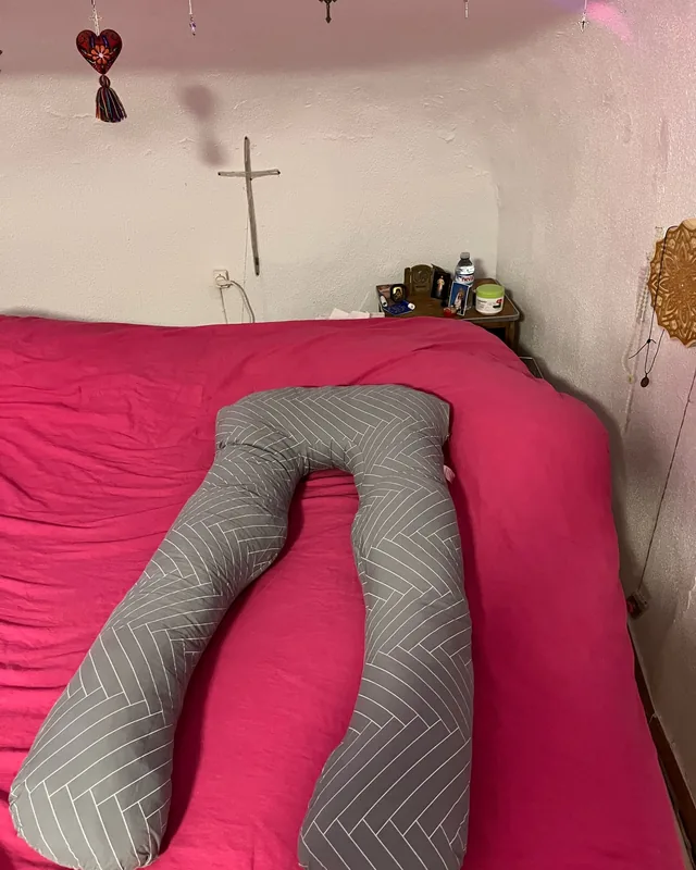 Stillkissen XXL in U-Form von Nestwiege, fotografiert von L***n, verifizierte Käuferin