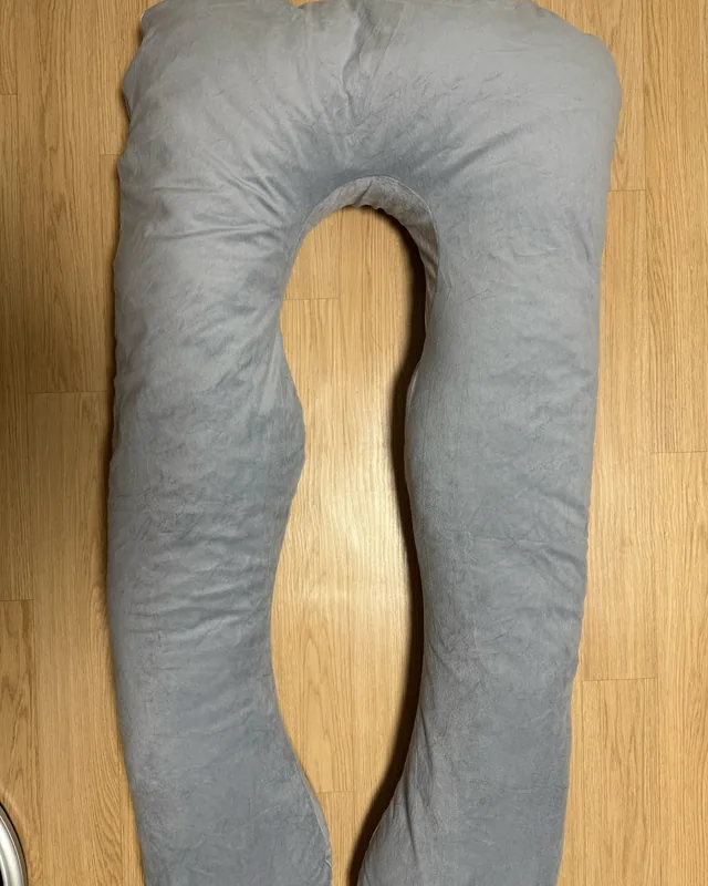 Stillkissen XXL in U-Form von Nestwiege, fotografiert von einer Käuferin